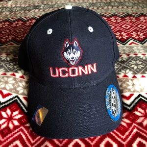University of Connecticut Uconn Huskies Hat